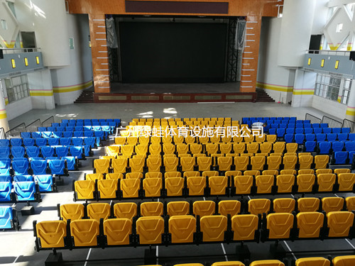 廣州大學附屬中學一層雙排伸縮看臺