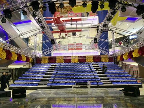 湘潭天虹百貨商場演藝中心看臺(tái)舞臺(tái)搭建