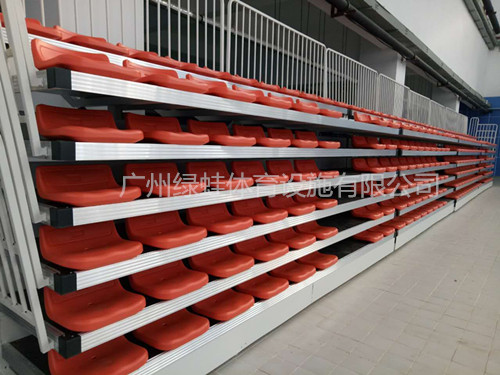 湖南雙峰縣全民健身游泳館伸縮看臺(tái)完工