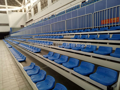 湖南雙峰縣全民健身游泳館伸縮看臺(tái)完工