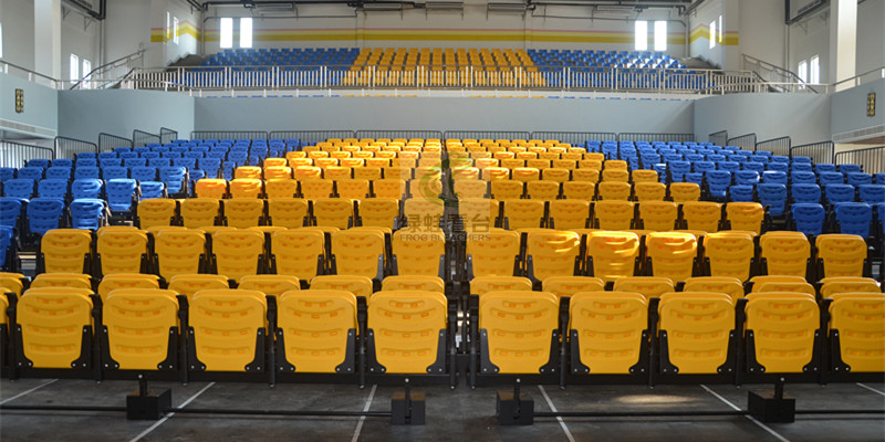 廣州大學附屬中學一層雙排伸縮看臺