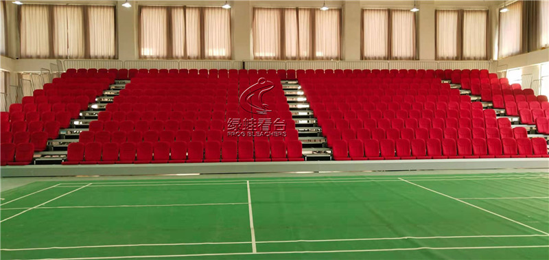 山東濟南長清區(qū)第二初級中學看臺座椅