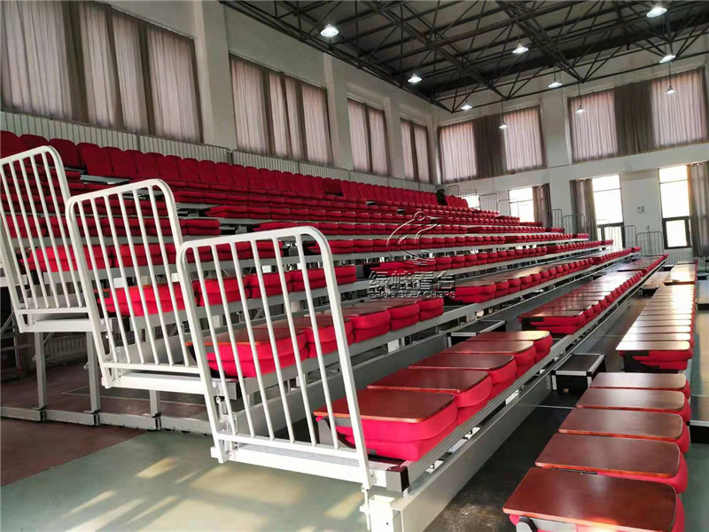 山東濟南長清區(qū)第二初級中學看臺座椅
