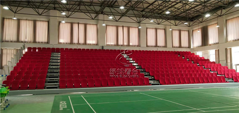 山東濟南長清區(qū)第二初級中學看臺座椅