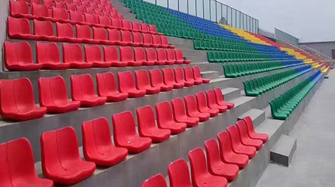 雨季天氣下戶外看臺座椅的加強養護