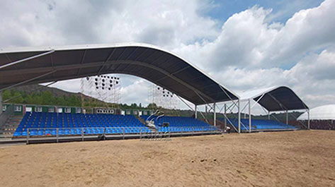 綠蛙看臺(tái)順利完成錫林郭勒草原景區(qū)看臺(tái)座椅項(xiàng)目 綠蛙看臺(tái)順利完成錫林郭勒草原景區(qū)看臺(tái)座椅項(xiàng)目