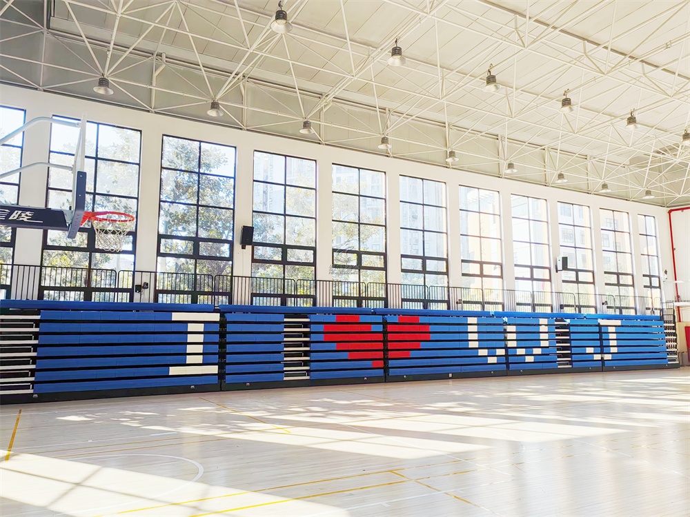 上海文建中學(xué)體育館伸縮看臺座椅項(xiàng)目