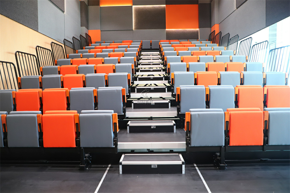 讓會議室座椅“動”起來，試下伸縮看臺吧